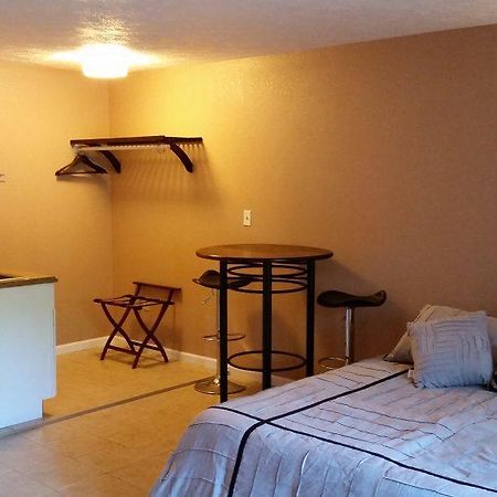 North Winds Lodge Prudenville 外观 照片